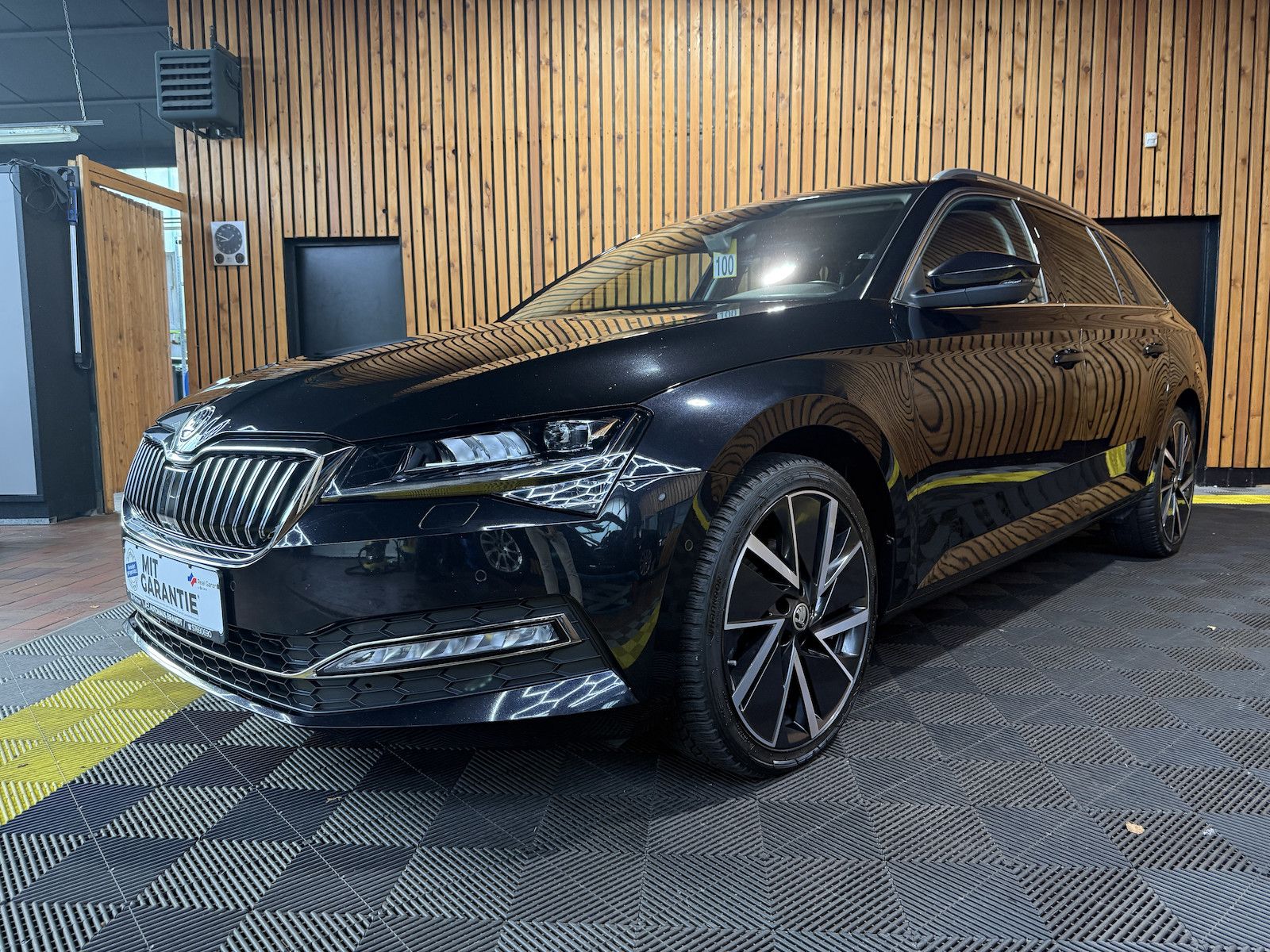 SKODA Superb Combi Style TDI DSG *Navi*ACC*Virtual*AHK