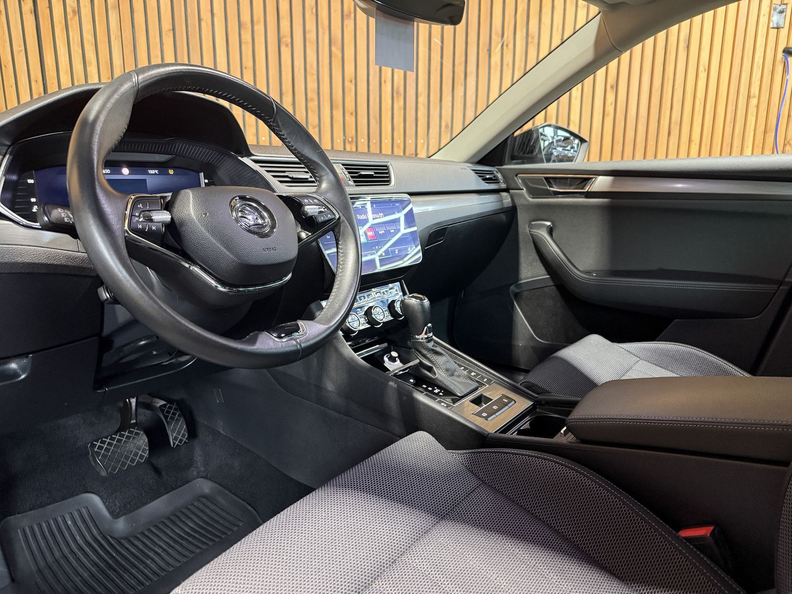 Fahrzeugabbildung SKODA Superb Combi Style TDI DSG *Navi*ACC*Virtual*AHK