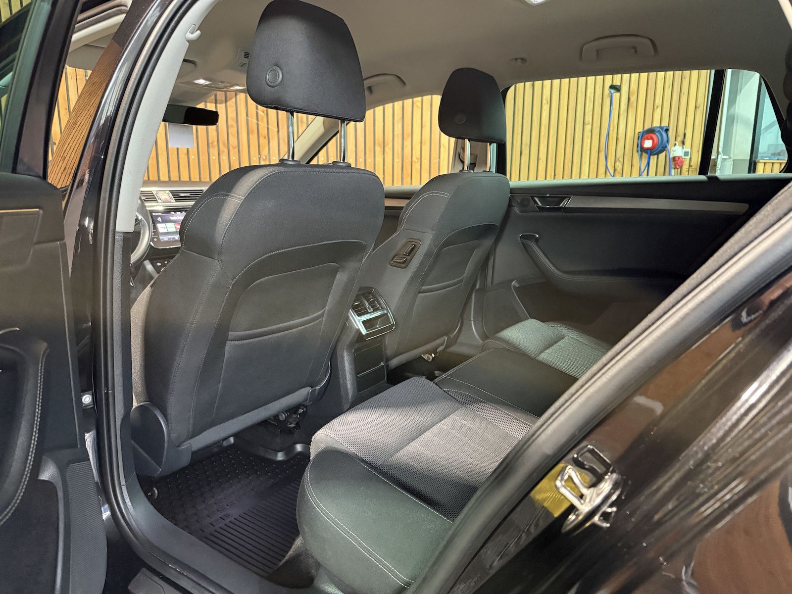 Fahrzeugabbildung SKODA Superb Combi Style TDI DSG *Navi*ACC*Virtual*AHK