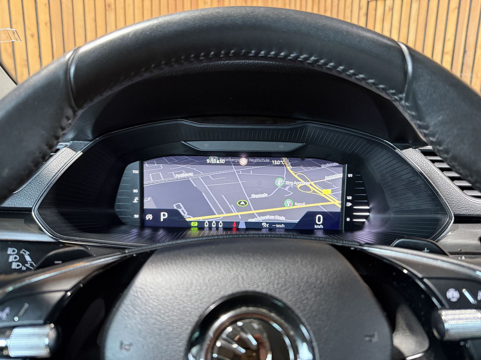Fahrzeugabbildung SKODA Superb Combi Style TDI DSG *Navi*ACC*Virtual*AHK
