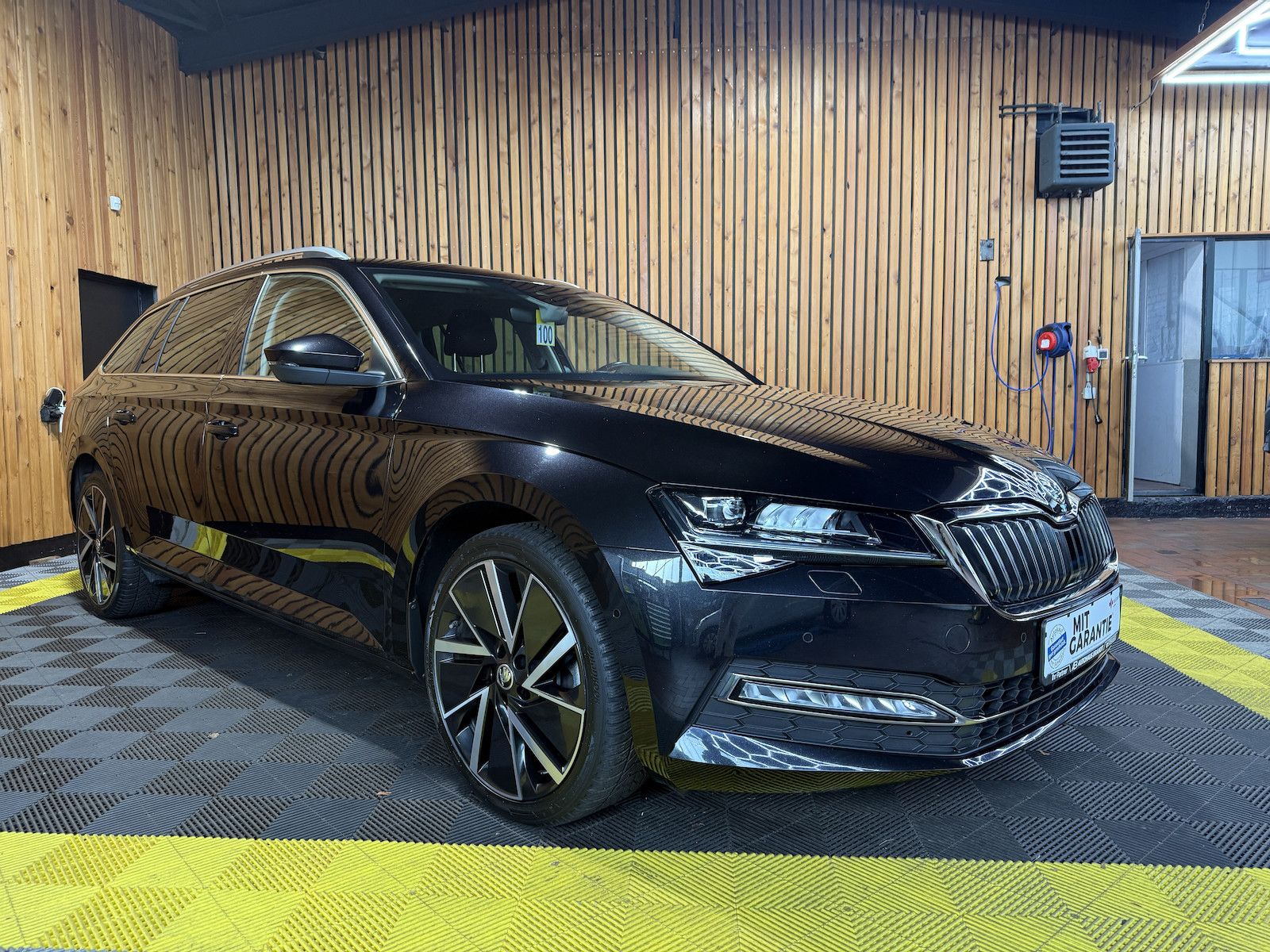 Fahrzeugabbildung SKODA Superb Combi Style TDI DSG *Navi*ACC*Virtual*AHK