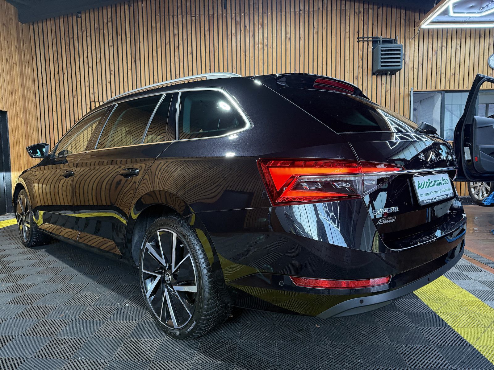 Fahrzeugabbildung SKODA Superb Combi Style TDI DSG *Navi*ACC*Virtual*AHK