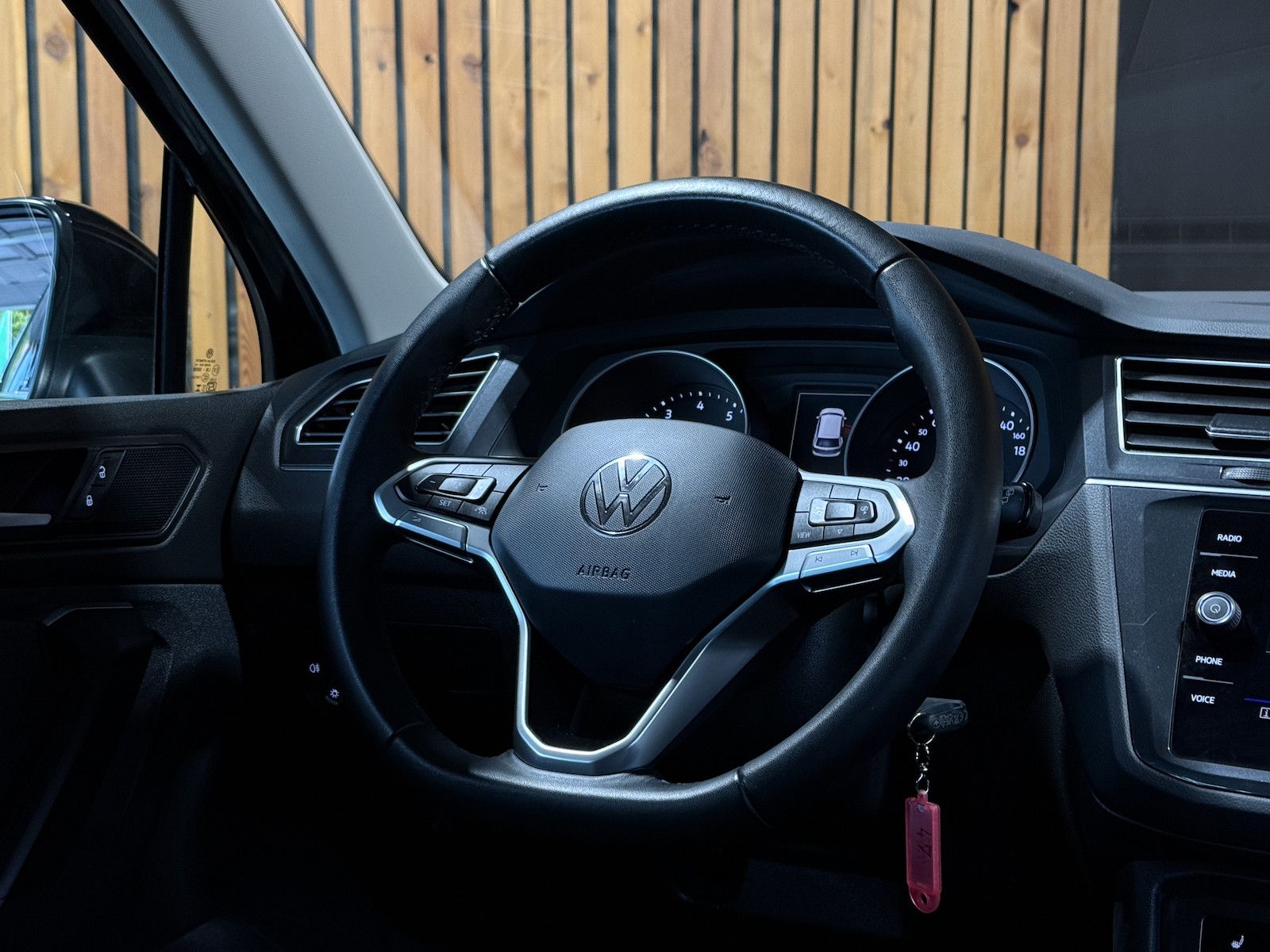 Fahrzeugabbildung Volkswagen Tiguan 1,5 TSI Move DSG *Navi*ACC*Kam*LED*App*