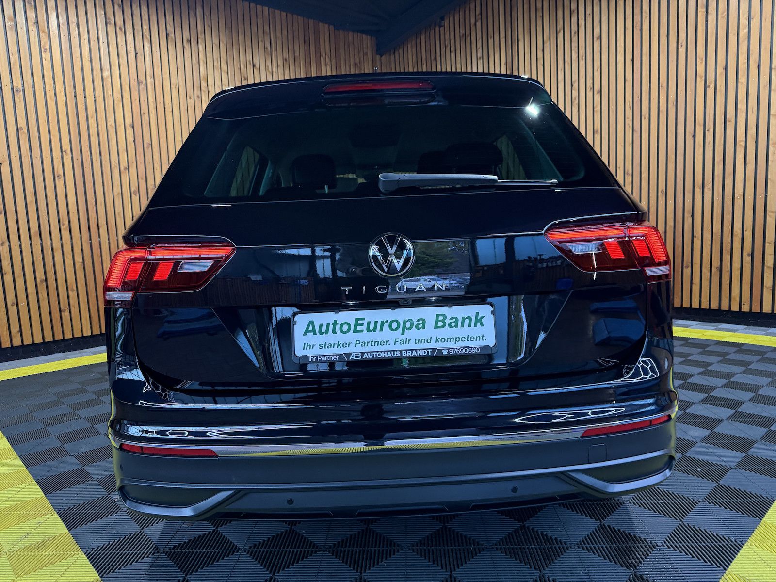 Fahrzeugabbildung Volkswagen Tiguan 1,5 TSI Move DSG *Navi*ACC*Kam*LED*App*
