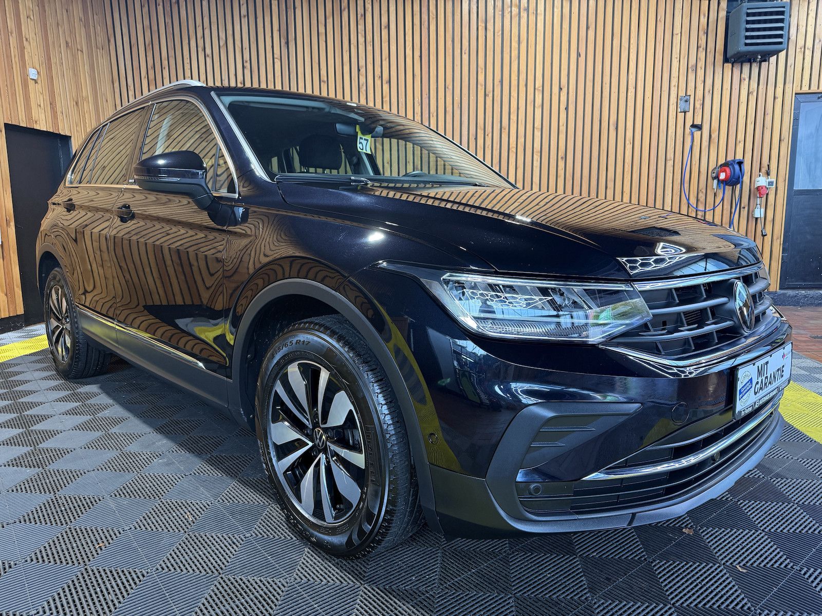 Fahrzeugabbildung Volkswagen Tiguan 1,5 TSI Move DSG *Navi*ACC*Kam*LED*App*
