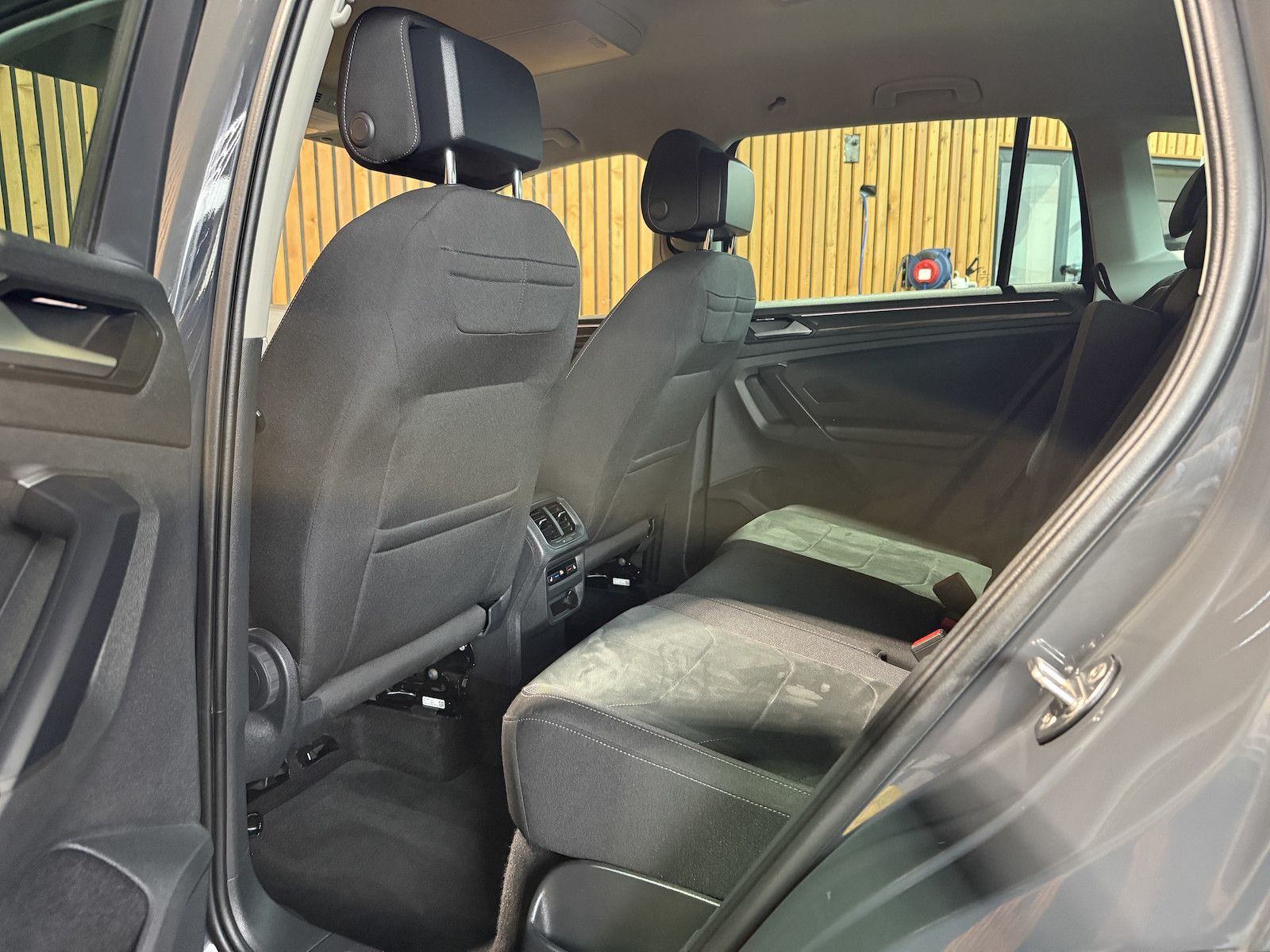 Fahrzeugabbildung Volkswagen Tiguan 2,0 TDI 4M DSG *Navi*Kam*AHK*StandHz*Virt