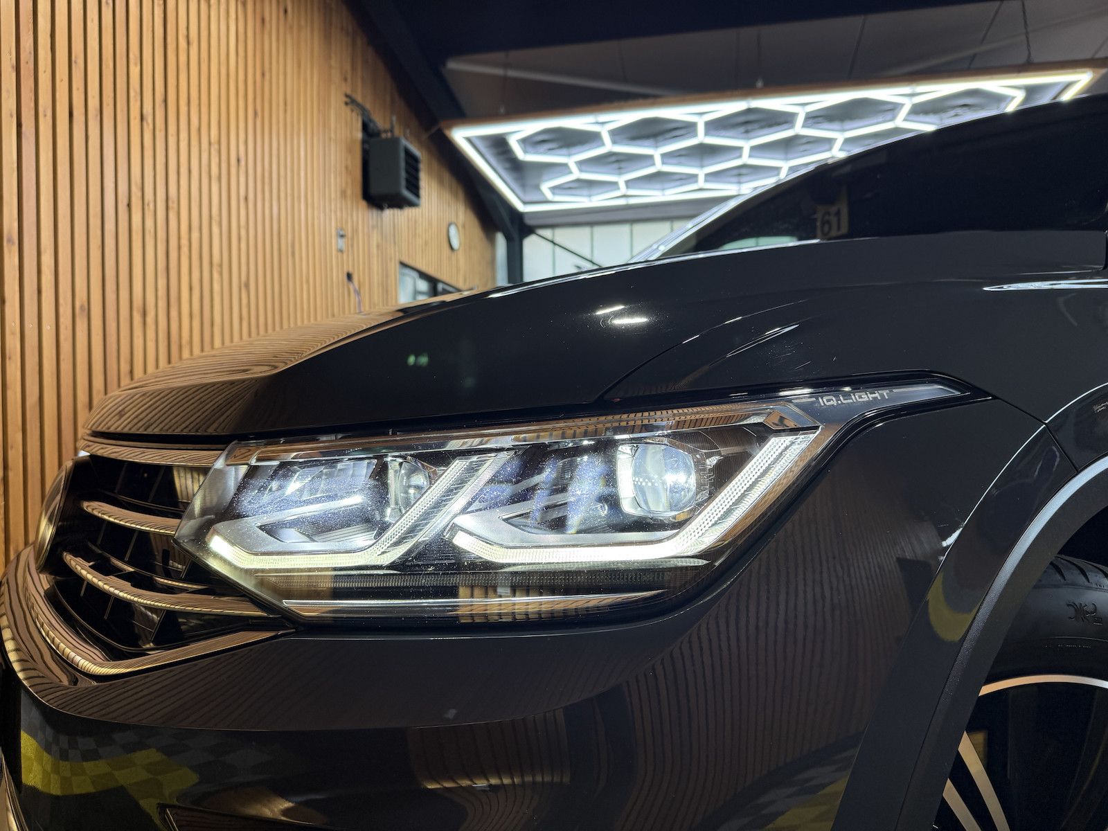 Fahrzeugabbildung Volkswagen Tiguan 2,0 TDI 4M DSG *Navi*Kam*AHK*StandHz*Virt