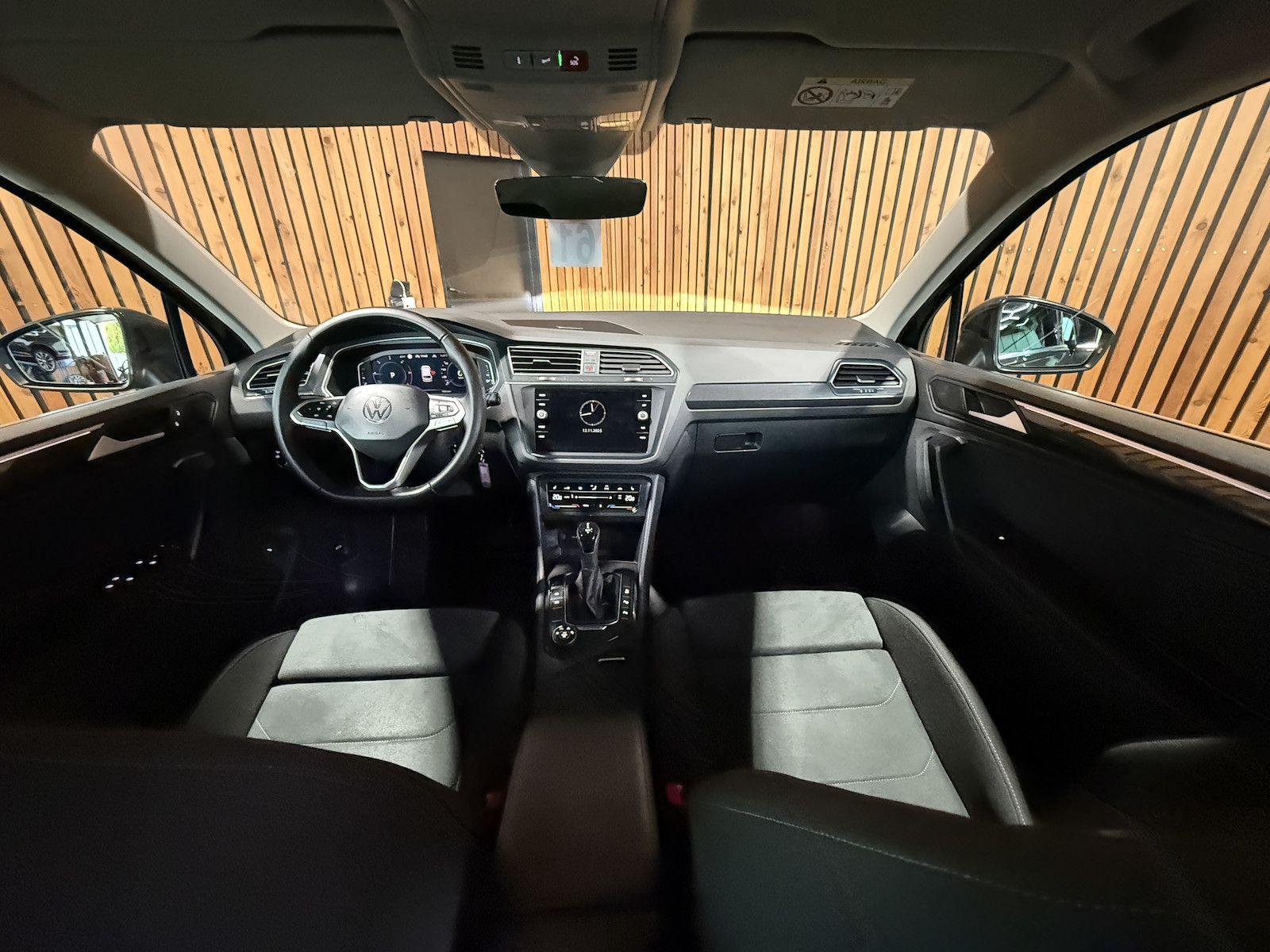 Fahrzeugabbildung Volkswagen Tiguan 2,0 TDI 4M DSG *Navi*Kam*AHK*StandHz*Virt