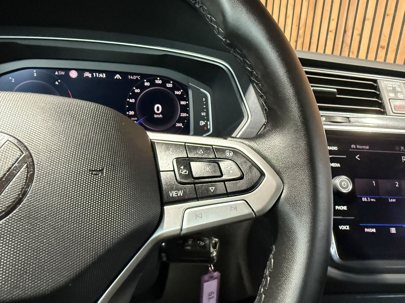 Fahrzeugabbildung Volkswagen Tiguan 2,0 TDI 4M DSG *Navi*Kam*AHK*StandHz*Virt