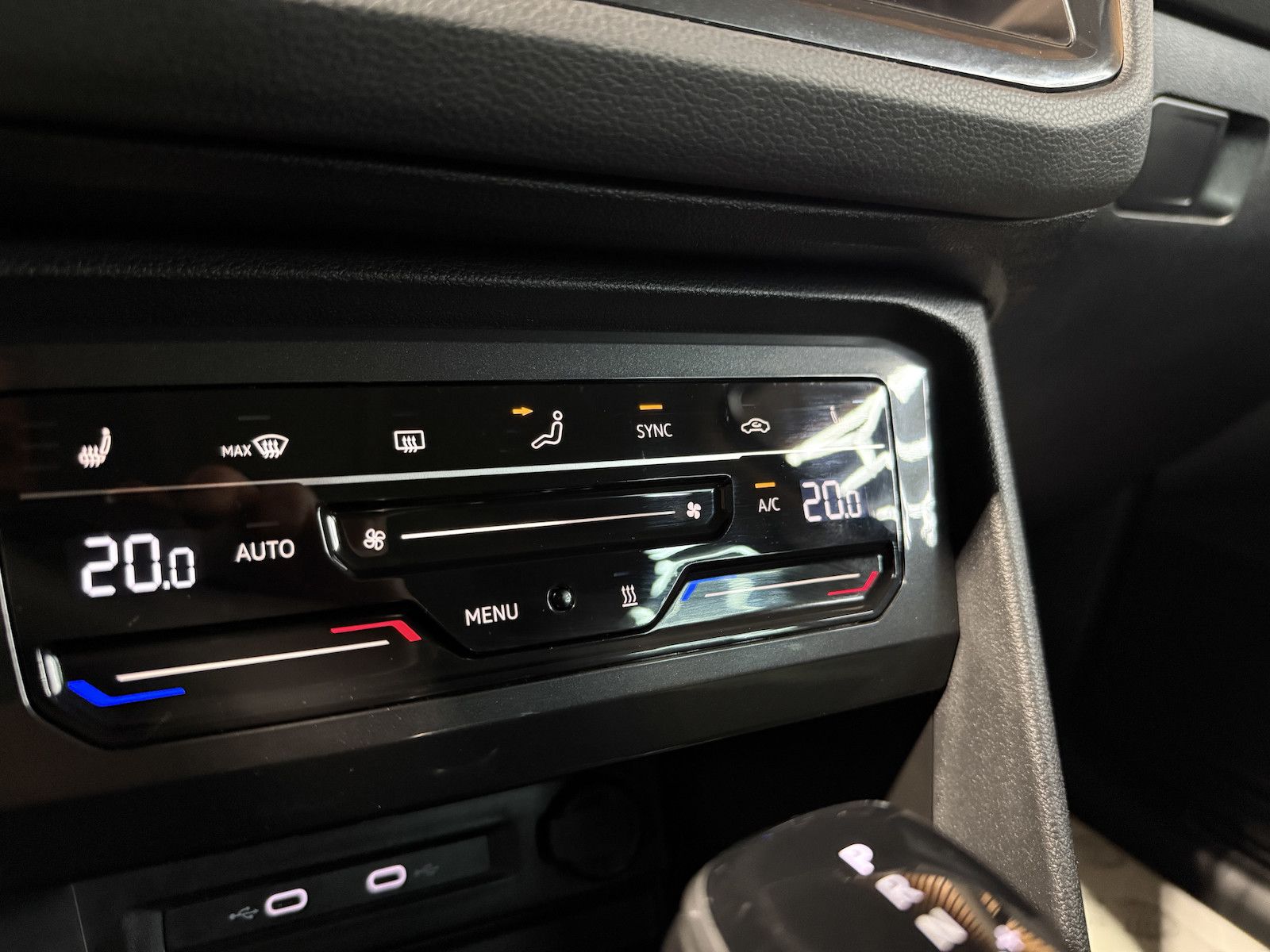 Fahrzeugabbildung Volkswagen Tiguan 2,0 TDI 4M DSG *Navi*Kam*AHK*StandHz*Virt