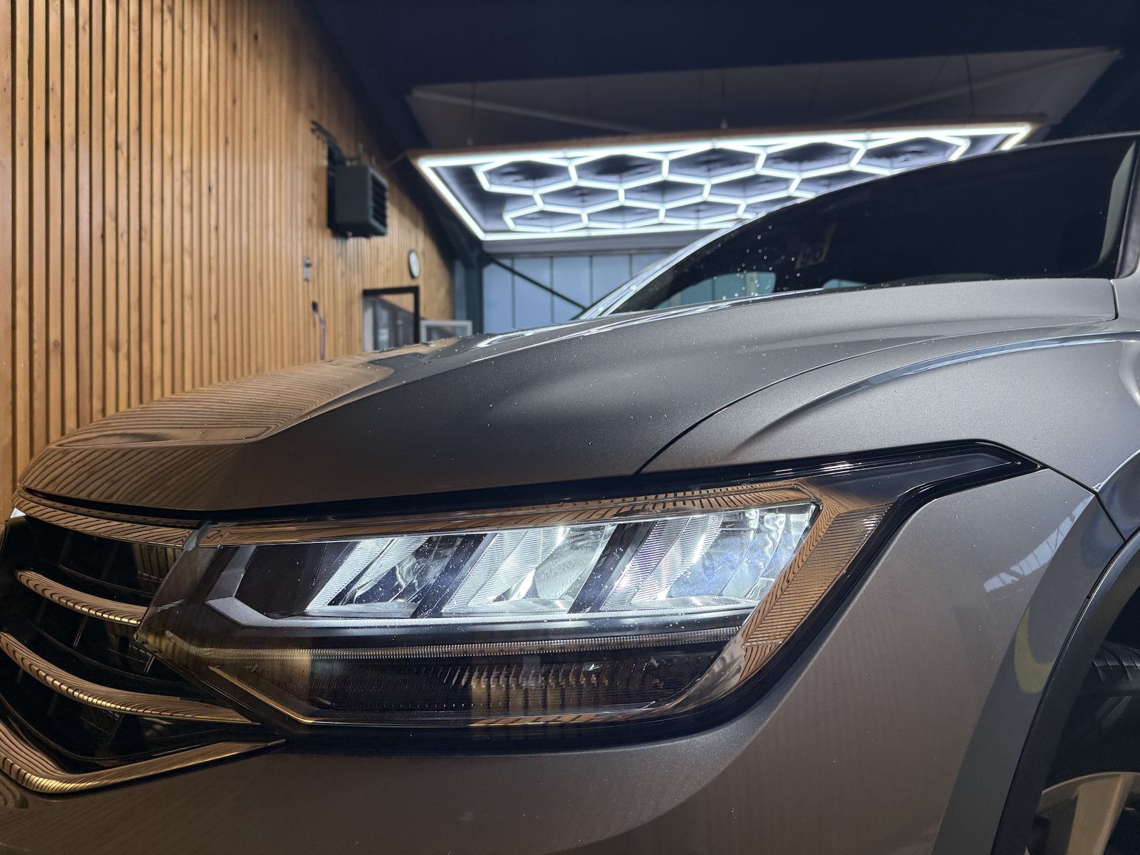 Fahrzeugabbildung Volkswagen Tiguan Allspace 2,0 TDI 4M DSG Navi*Kam*AHK*Head