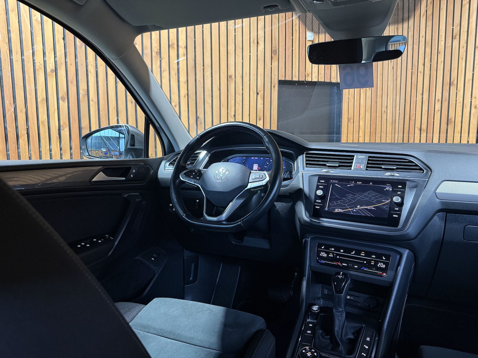 Fahrzeugabbildung Volkswagen Tiguan Allspace 2,0 TDI 4M DSG Navi*Kam*AHK*Head