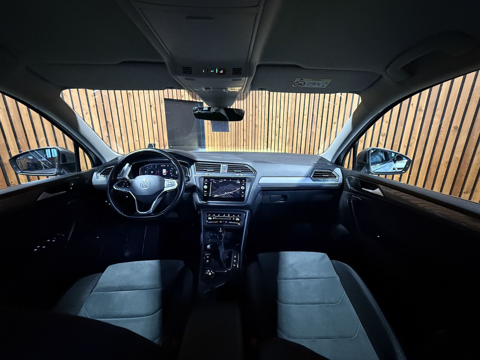 Fahrzeugabbildung Volkswagen Tiguan Allspace 2,0 TDI 4M DSG Navi*Kam*AHK*Head