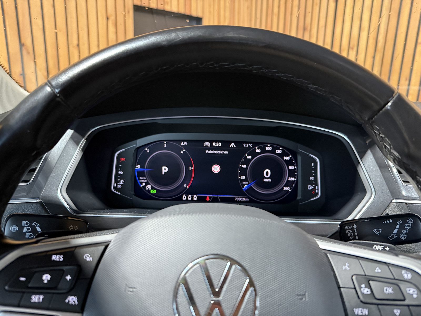 Fahrzeugabbildung Volkswagen Tiguan Allspace 2,0 TDI 4M DSG Navi*Kam*AHK*Head