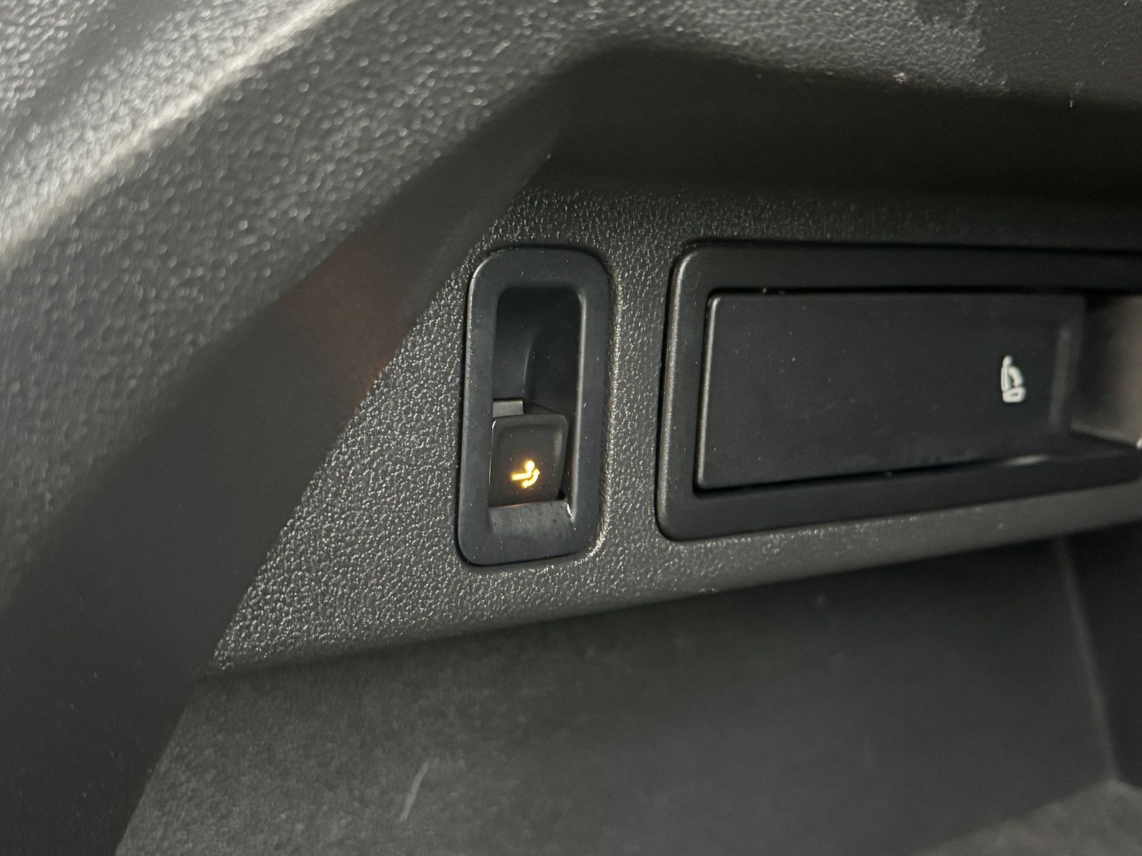 Fahrzeugabbildung Volkswagen Tiguan 2,0 TDI Life DSG *Navi*ACC*AHK*Kam*LED*