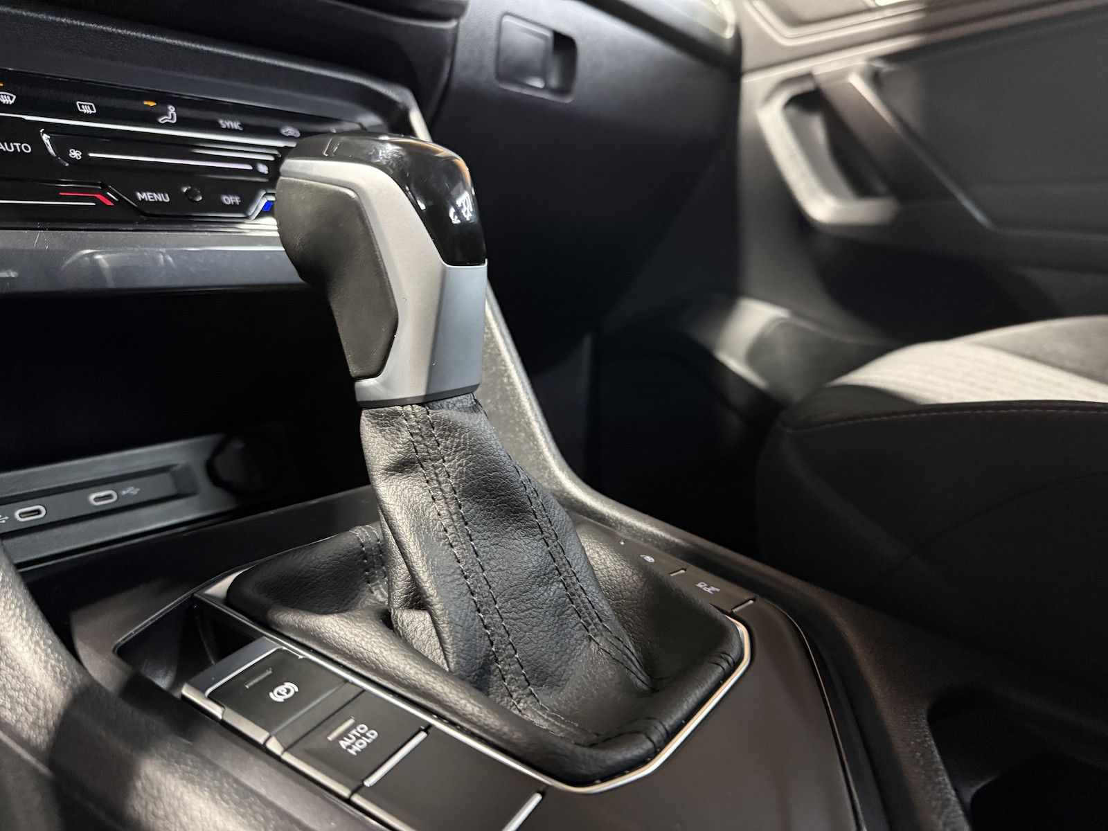 Fahrzeugabbildung Volkswagen Tiguan Allspace 2,0 TDI DSG *Navi*Kam*LED*Head*