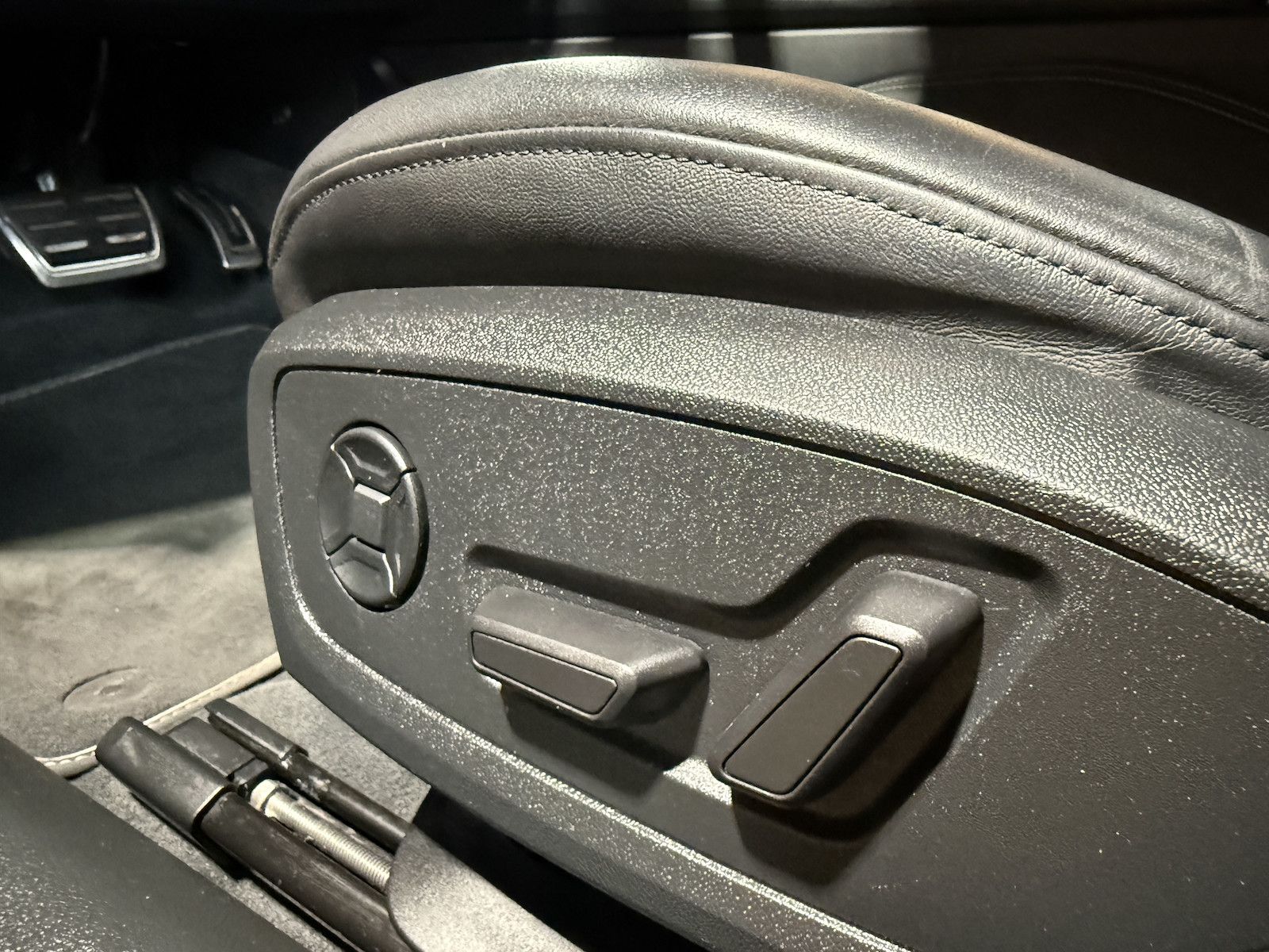 Fahrzeugabbildung Audi A6 Avant 50TFSIe S Line*Navi*Matrix*360*ACC*Keyl