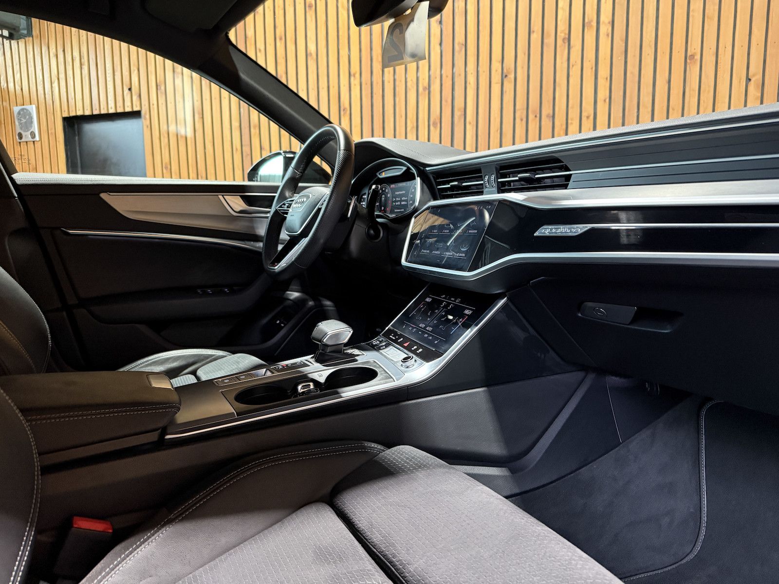 Fahrzeugabbildung Audi A6 Avant 50TFSIe S Line*Navi*Matrix*360*ACC*Keyl