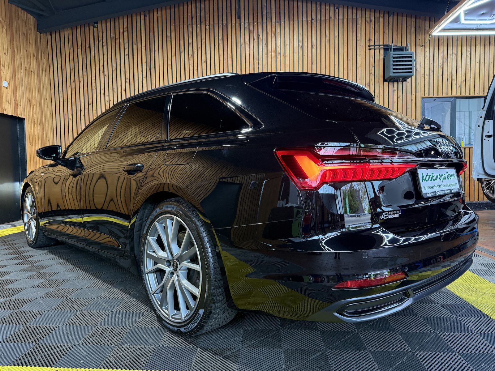 Fahrzeugabbildung Audi A6 Avant 50TFSIe S Line*Navi*Matrix*360*ACC*Keyl