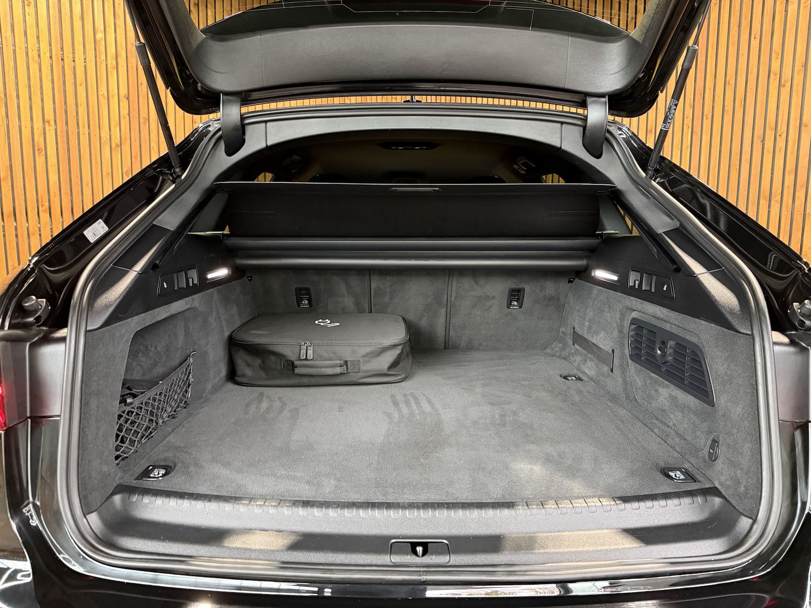 Fahrzeugabbildung Audi A6 Avant 50TFSIe S Line*Navi*Matrix*360*ACC*Keyl