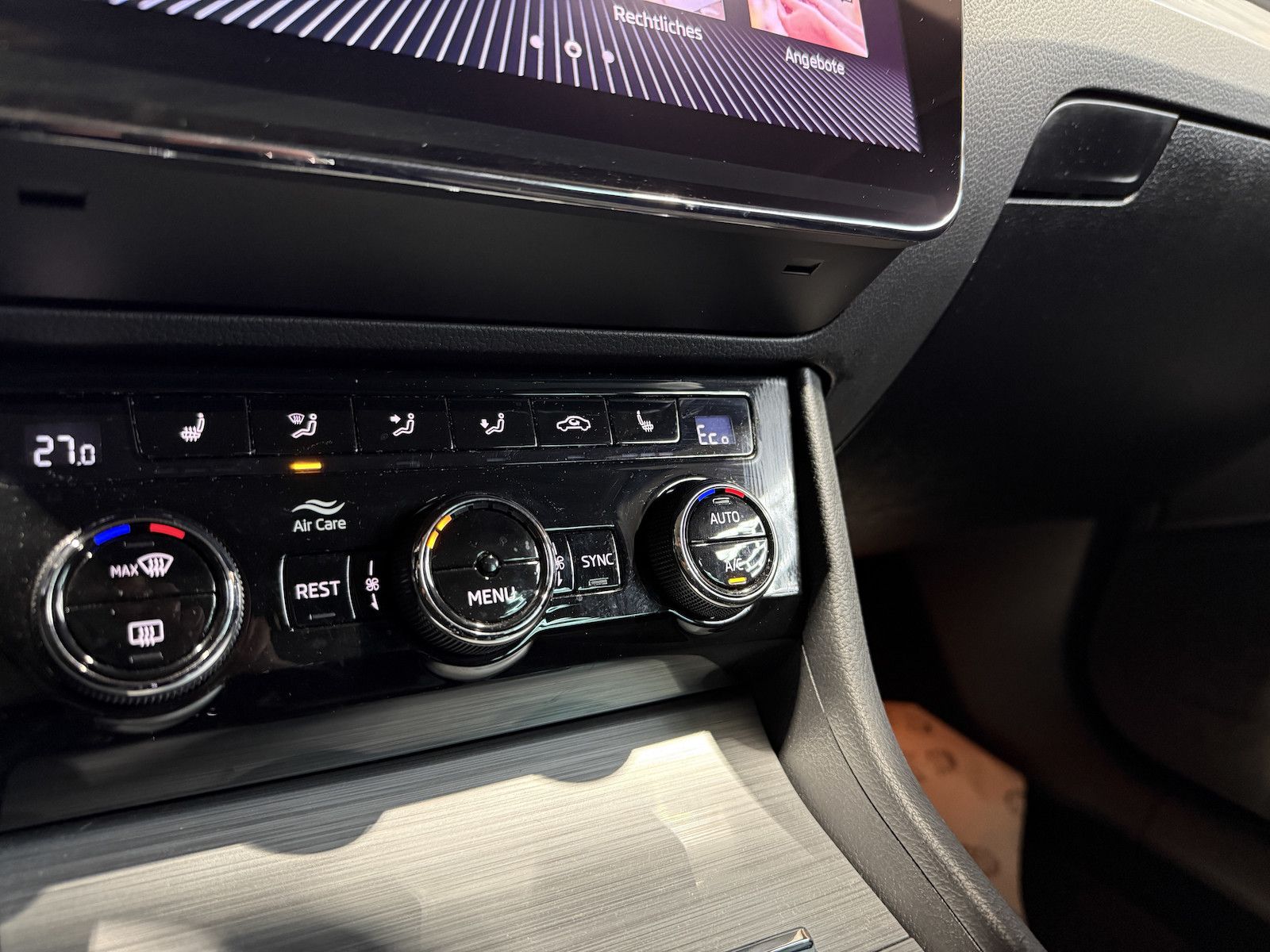 Fahrzeugabbildung SKODA Superb Combi TSI iV DSG *Navi*Virt*Kam*Kessy*DCC