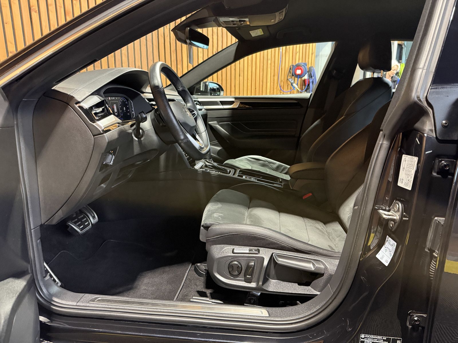 Fahrzeugabbildung Volkswagen Arteon SB. 2,0 TSI R-Line*Navi*Kam*Virtual*Keyl.