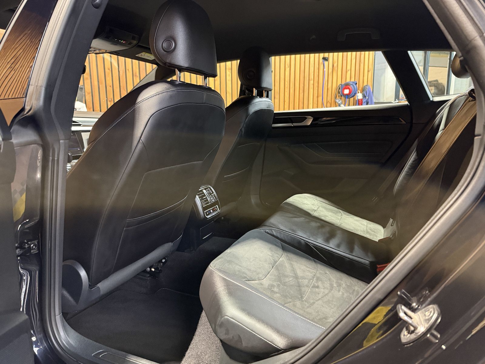 Fahrzeugabbildung Volkswagen Arteon SB. 2,0 TSI R-Line*Navi*Kam*Virtual*Keyl.