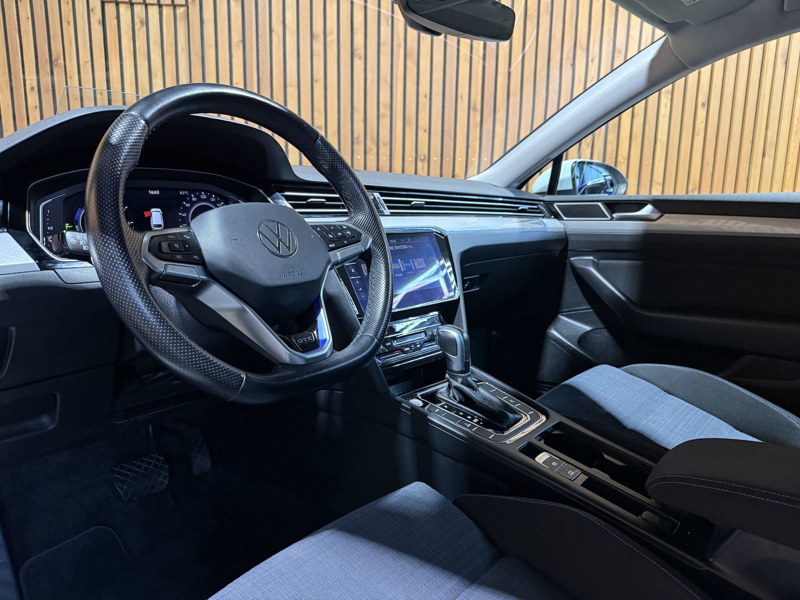 Fahrzeugabbildung Volkswagen Passat Variant GTE DSG *Navi*Kam*AHK*Virtual*ACC