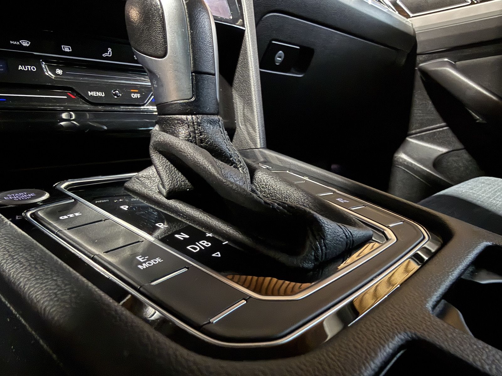 Fahrzeugabbildung Volkswagen Passat Variant GTE DSG *Navi*Kam*AHK*Virtual*ACC