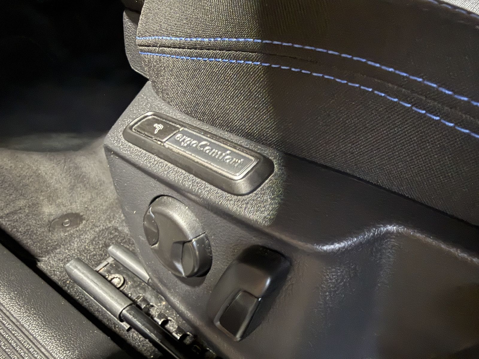 Fahrzeugabbildung Volkswagen Passat Variant GTE DSG *Navi*Kam*AHK*Virtual*ACC