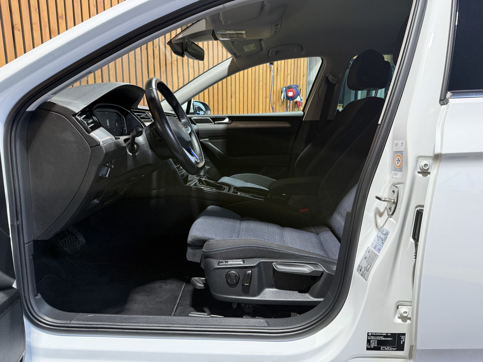 Fahrzeugabbildung Volkswagen Passat Variant GTE DSG *Navi*Kam*AHK*Virtual*ACC