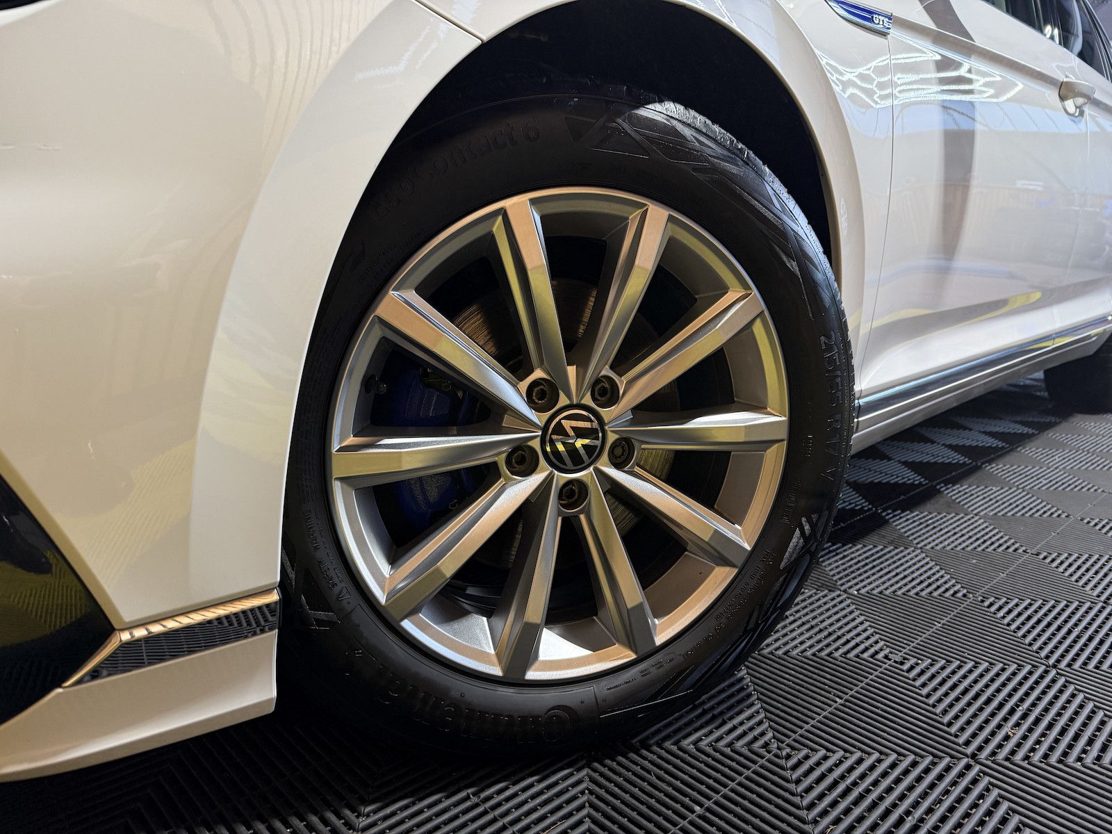 Fahrzeugabbildung Volkswagen Passat Variant GTE DSG *Navi*Kam*AHK*Virtual*ACC