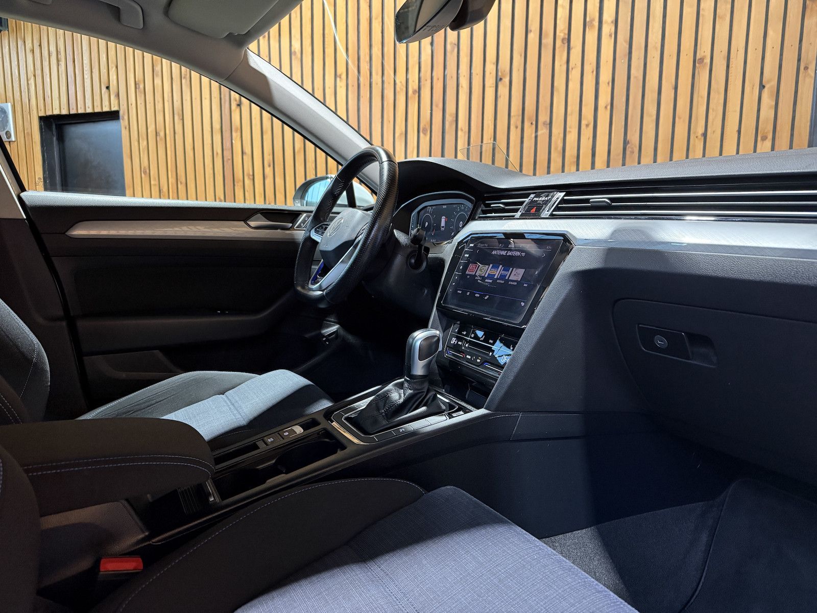 Fahrzeugabbildung Volkswagen Passat Variant GTE DSG *Navi*Kam*AHK*Virtual*ACC