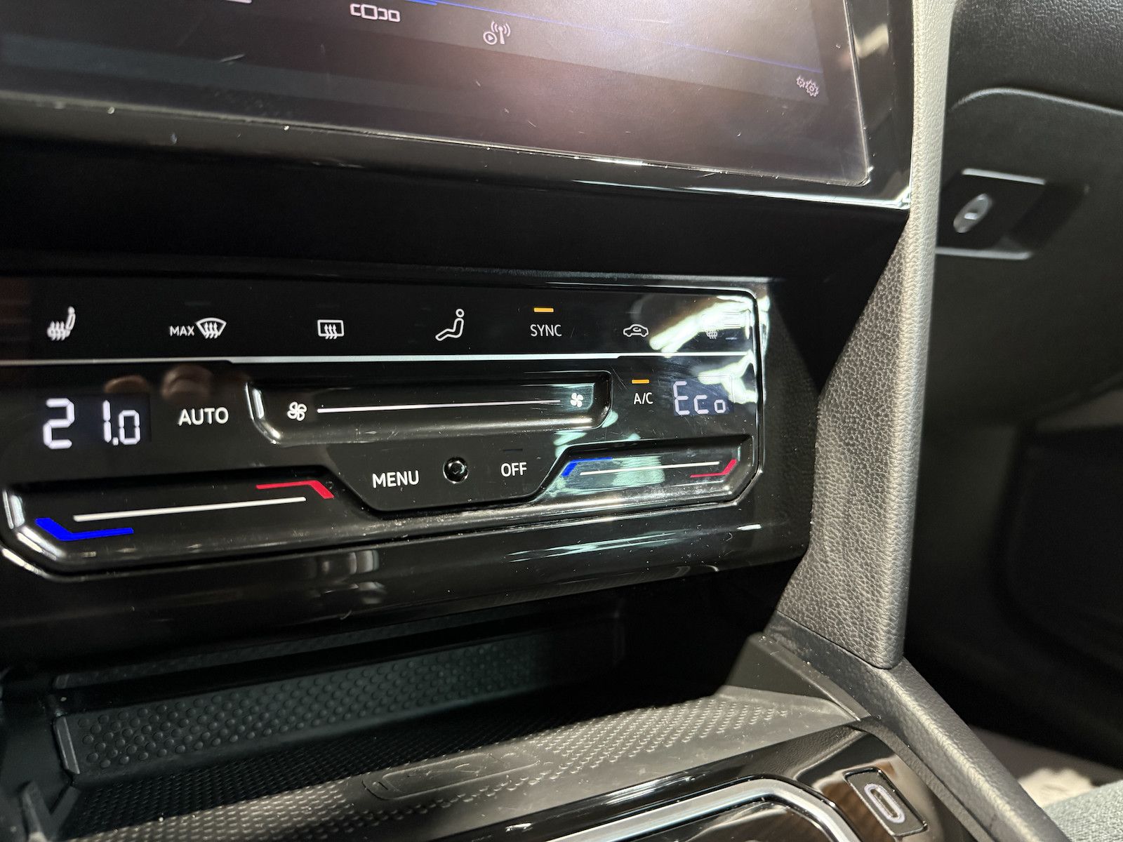 Fahrzeugabbildung Volkswagen Passat Variant GTE DSG *Navi*Kam*AHK*Virtual*ACC