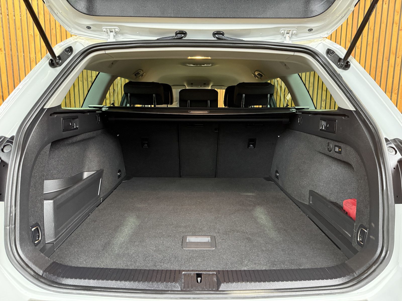 Fahrzeugabbildung Volkswagen Passat Variant GTE DSG *Navi*Kam*AHK*Virtual*ACC