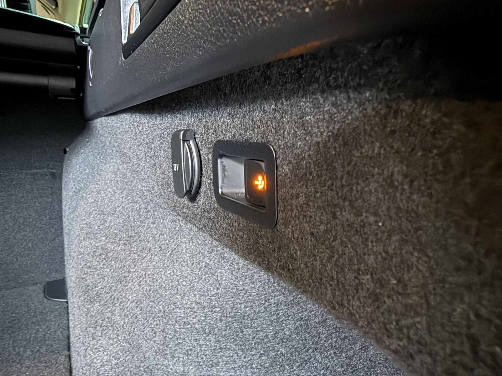 Fahrzeugabbildung Volkswagen Passat Variant GTE DSG *Navi*Kam*AHK*Virtual*ACC