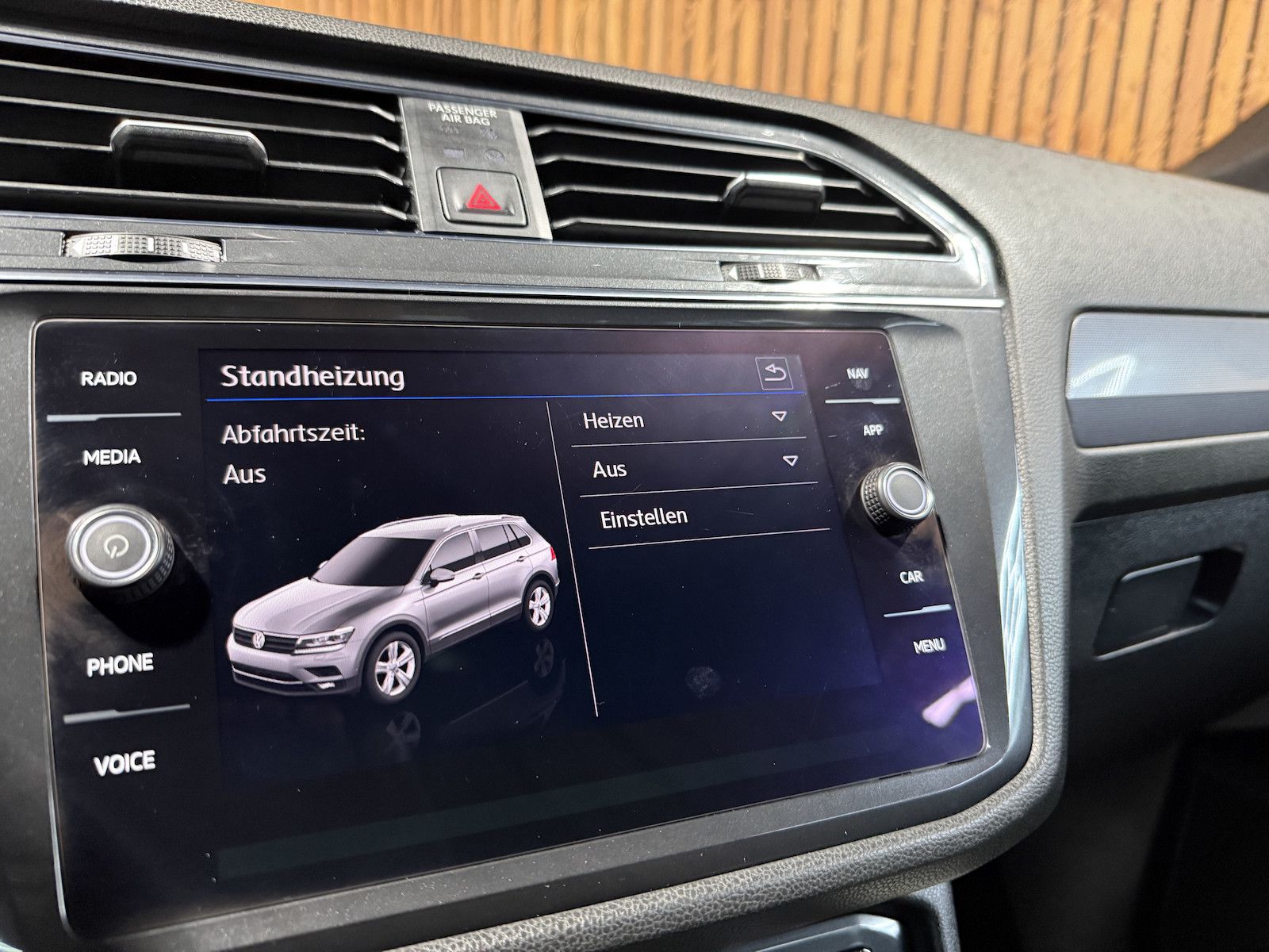 Fahrzeugabbildung Volkswagen Tiguan Allspace 2,0TSI 4M R-Line*Navi*Kam*AHK*VC