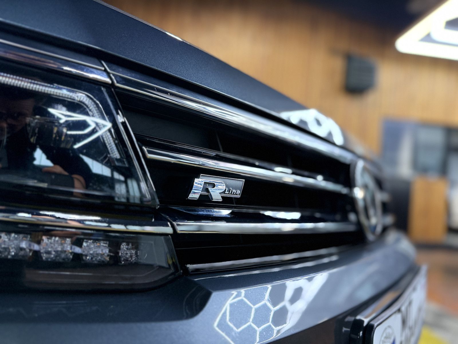 Fahrzeugabbildung Volkswagen Tiguan Allspace 2,0TSI 4M R-Line*Navi*Kam*AHK*VC