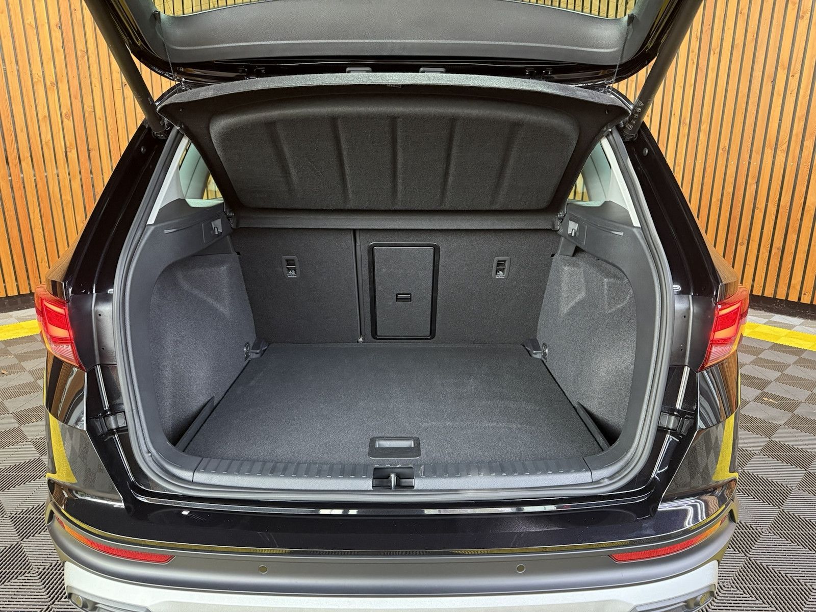 Fahrzeugabbildung SEAT Ateca 1,5 TSI X-Perience DSG *Navi*LED*Kam*Virt