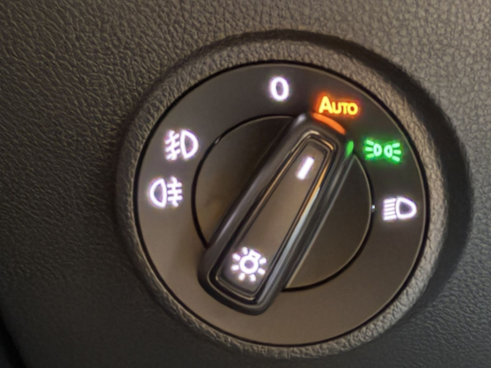 Fahrzeugabbildung SEAT Ateca 1,5 TSI X-Perience DSG *Navi*LED*Kam*Virt