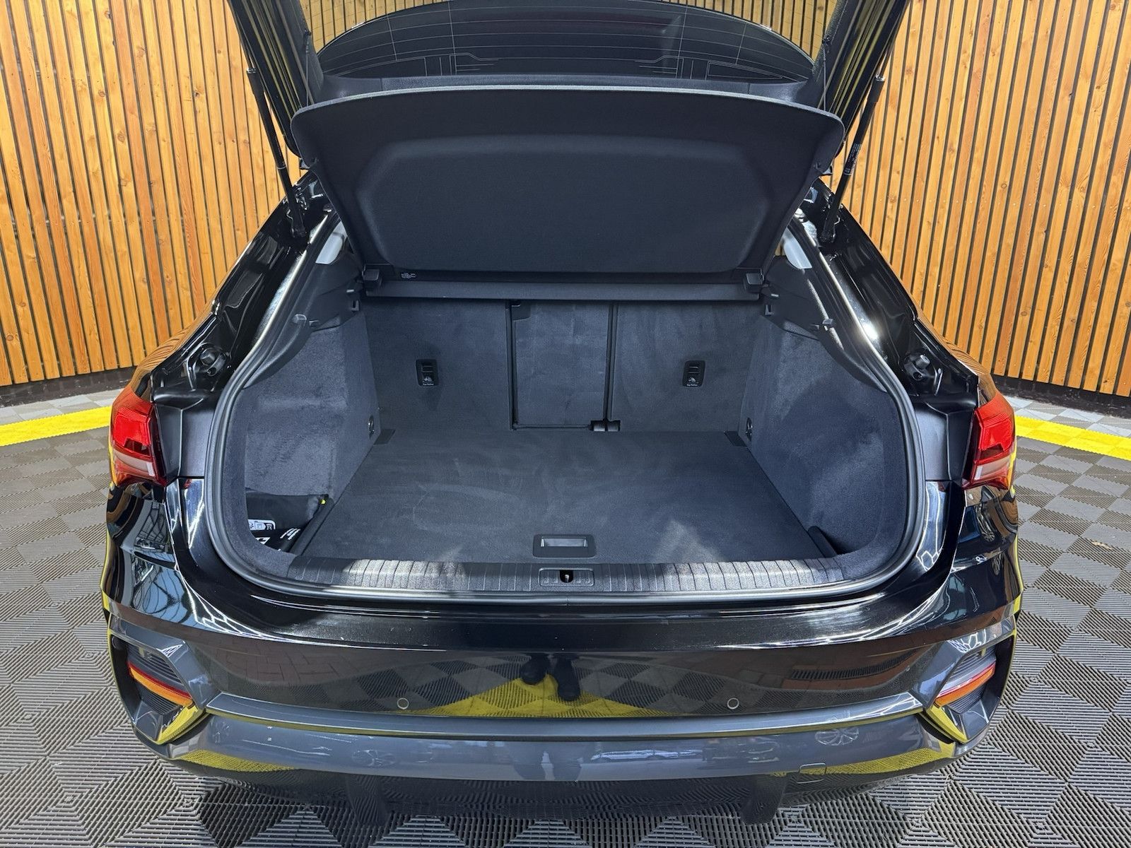 Fahrzeugabbildung Audi Q3 Sportback 35TDI Aut. *Navi+*LED*Virtual*Kam*