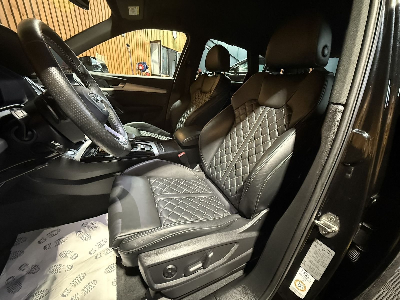 Fahrzeugabbildung Audi Q5 55 TFSI e S Line*Navi*Leder*Kam*ACC*Matrix*VC