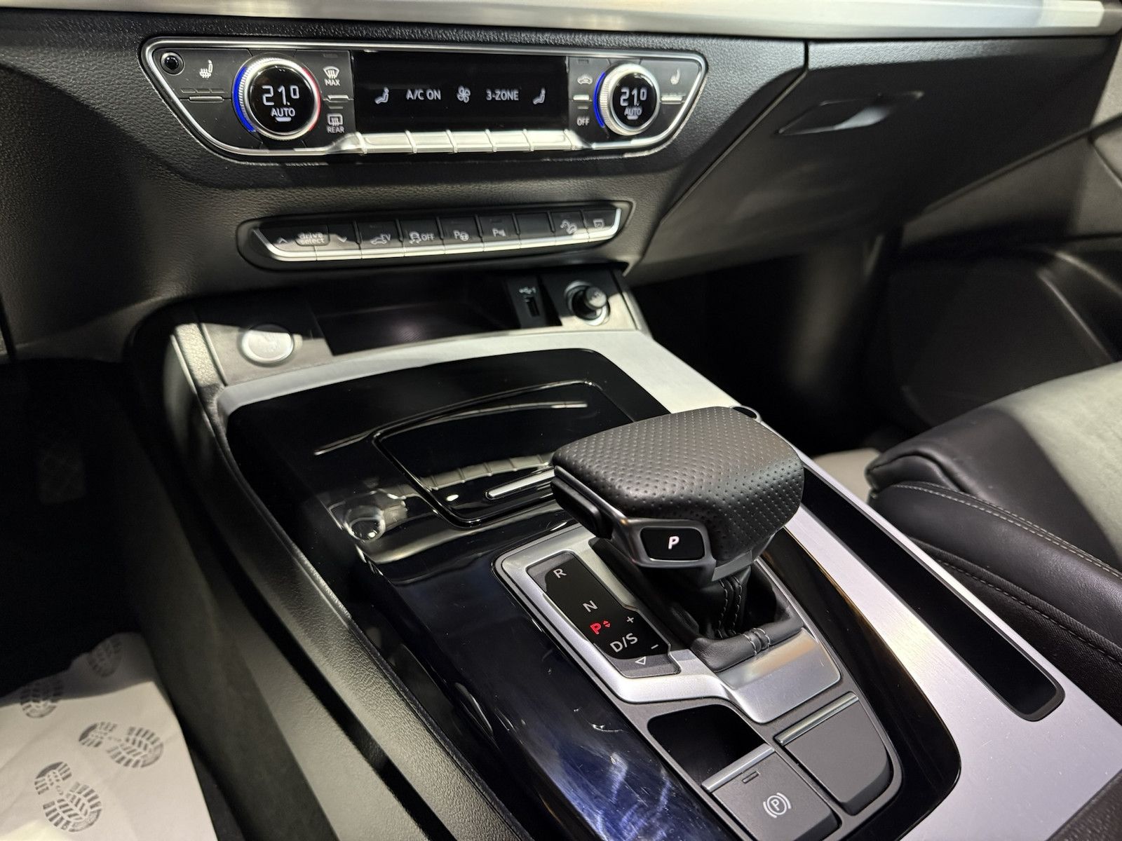 Fahrzeugabbildung Audi Q5 55 TFSI e S Line*Navi*Leder*Kam*ACC*Matrix*VC