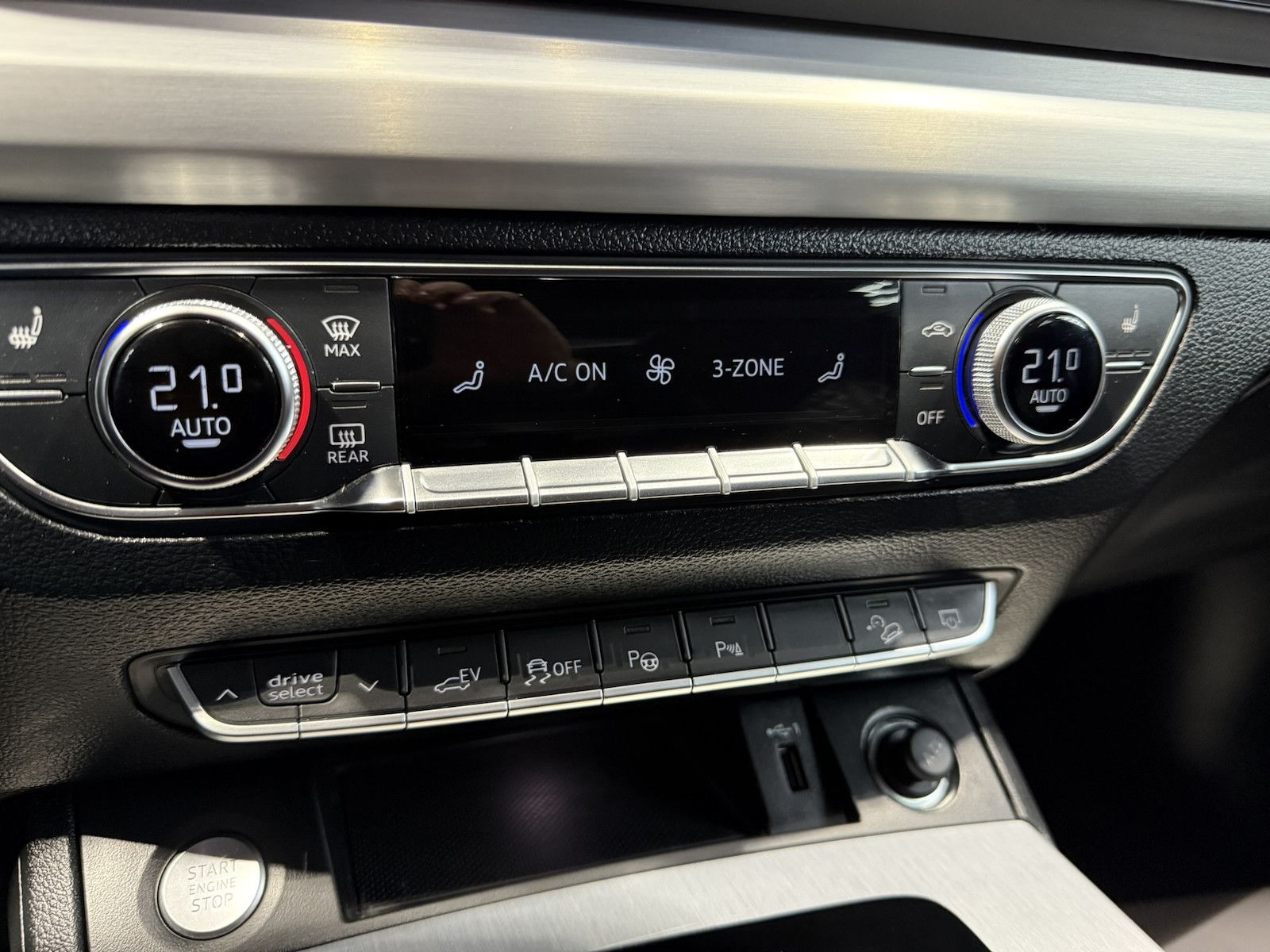 Fahrzeugabbildung Audi Q5 55 TFSI e S Line*Navi*Leder*Kam*ACC*Matrix*VC