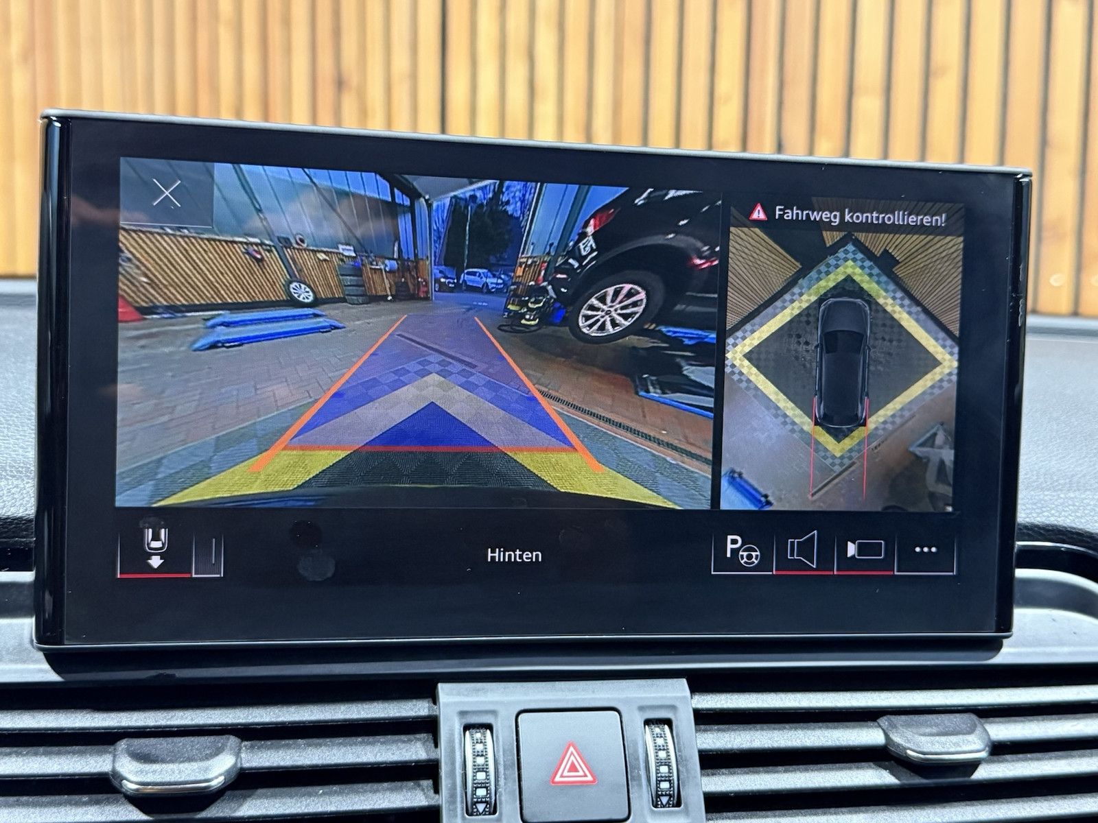 Fahrzeugabbildung Audi Q5 55 TFSI e S Line*Navi*Leder*Kam*ACC*Matrix*VC