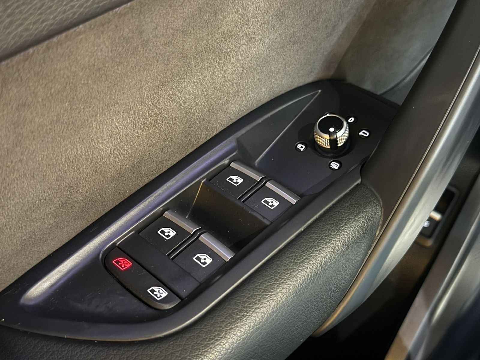 Fahrzeugabbildung Audi Q5 55 TFSI e S Line*Navi*Leder*Kam*ACC*Matrix*VC