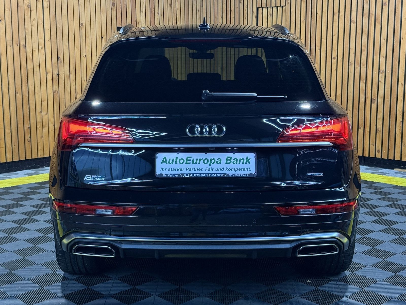 Fahrzeugabbildung Audi Q5 55 TFSI e S Line*Navi*Leder*Kam*ACC*Matrix*VC