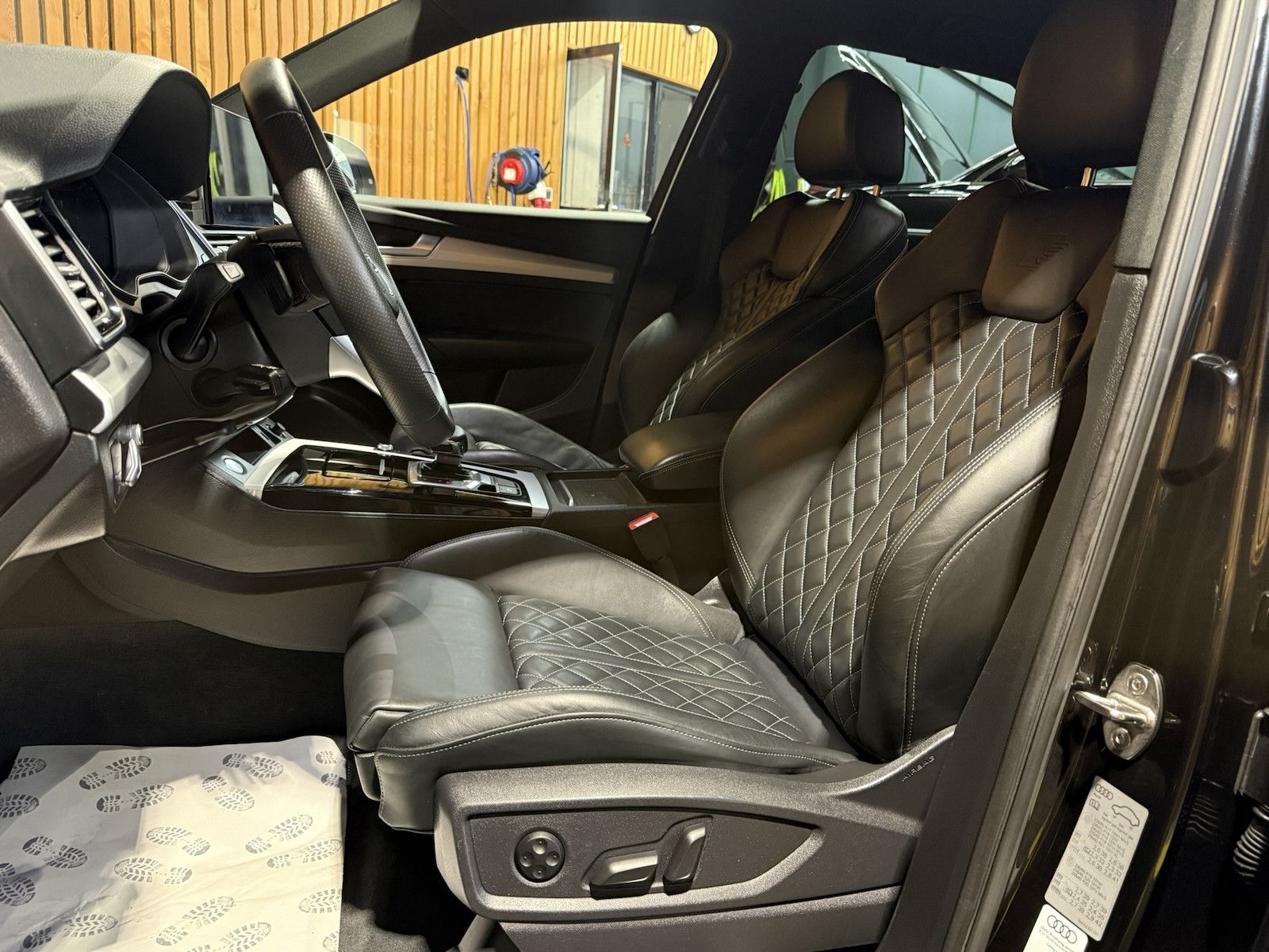 Fahrzeugabbildung Audi Q5 55 TFSI e S Line*Navi*Leder*Kam*ACC*Matrix*VC