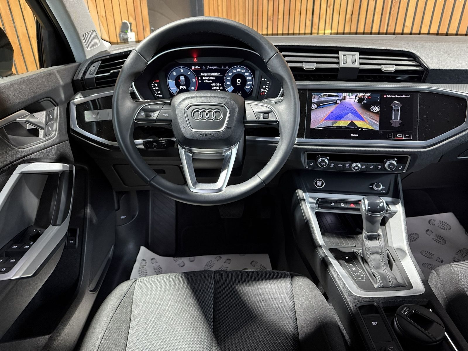 Fahrzeugabbildung Audi Q3 35TDI advanced Aut. Navi+*LED*Virtual*Kam*AHK