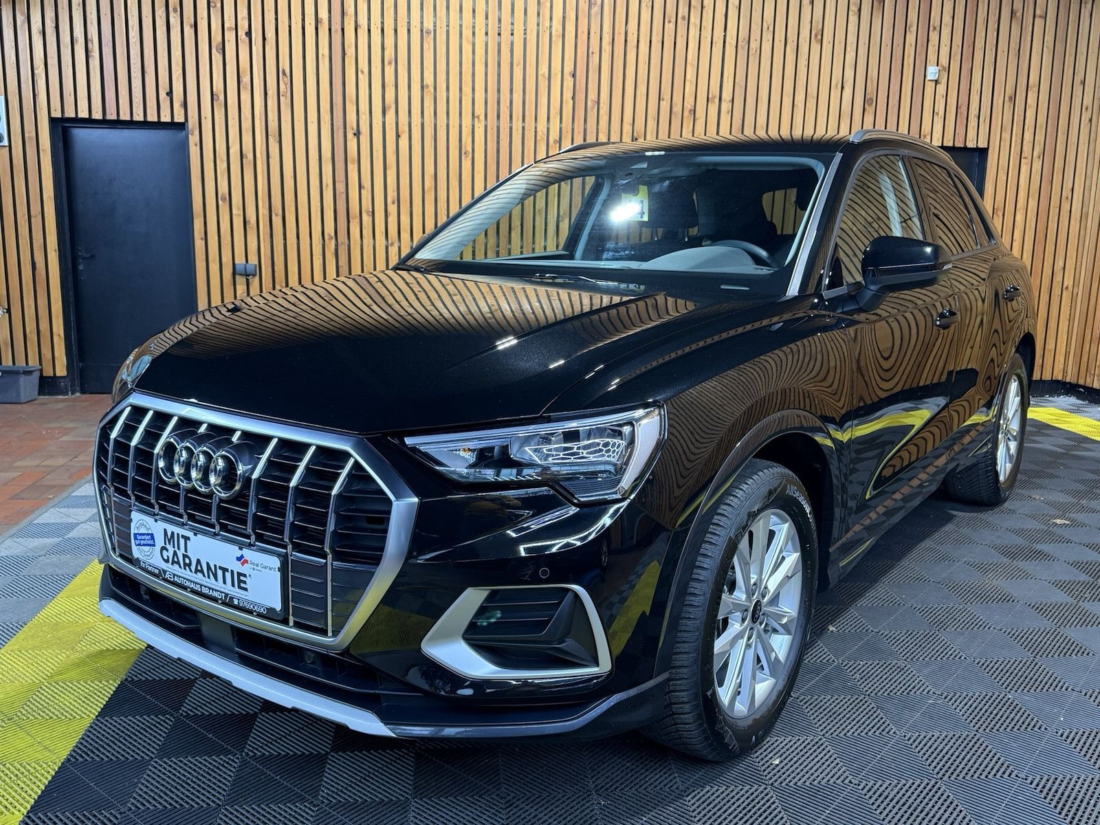 Fahrzeugabbildung Audi Q3 35TDI advanced Aut. Navi+*LED*Virtual*Kam*AHK